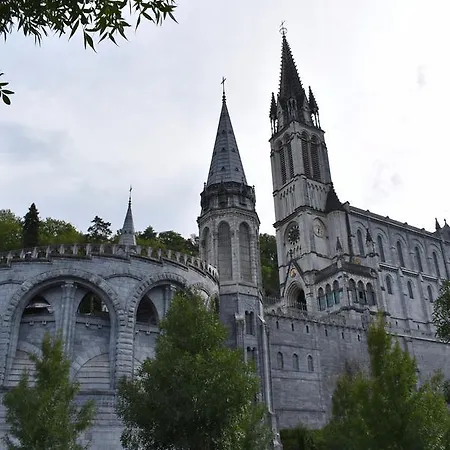 호텔 마제스틱 3*