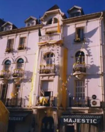 Majestic 3*