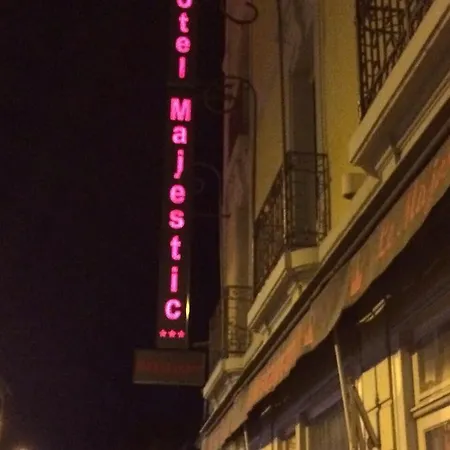 梅杰斯提科酒店 3*