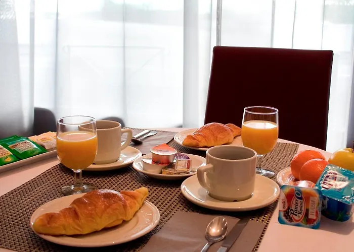 Majestic מלון 3*