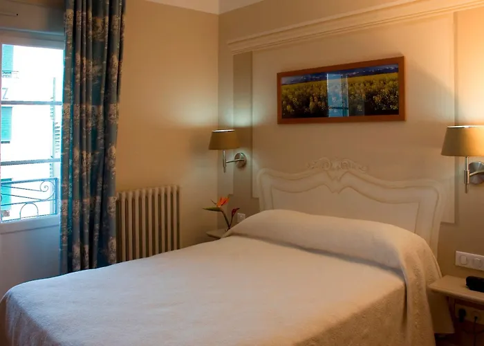 Отель Majestic 3*